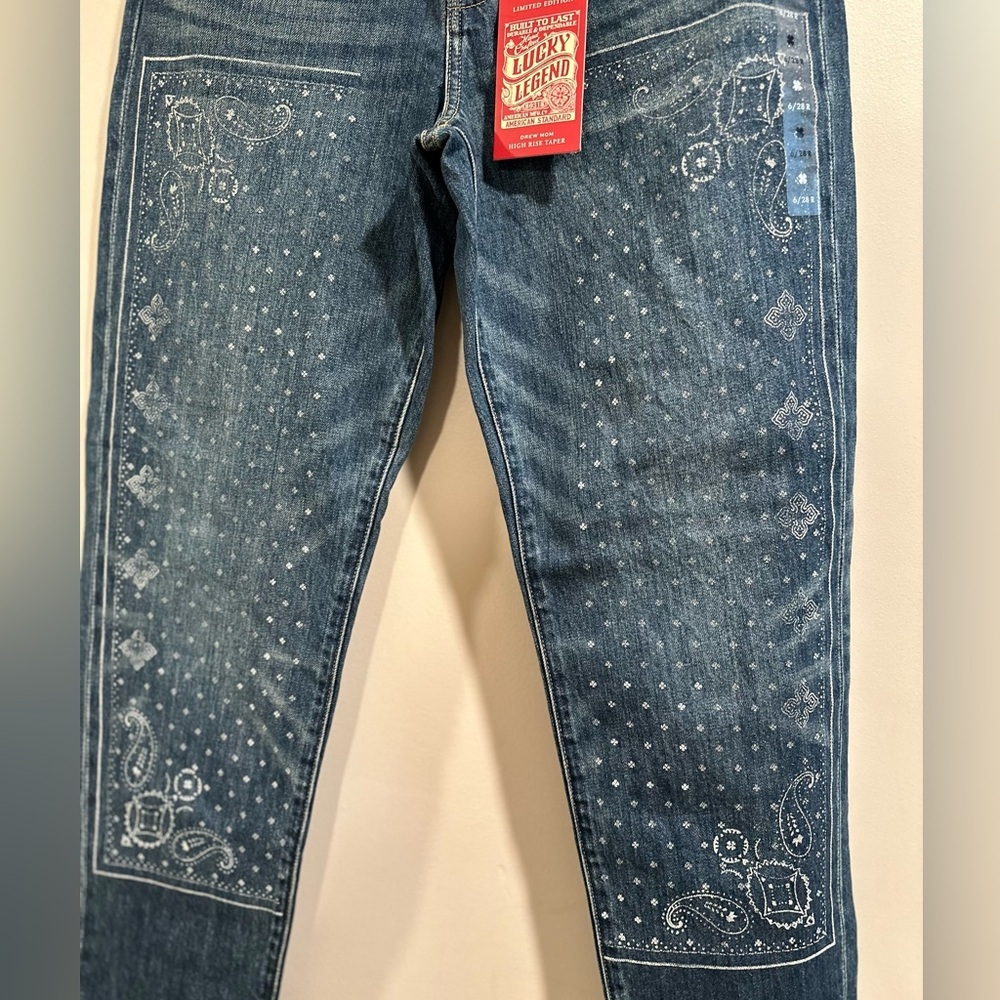 Lucky Brand Drew Mom High Rise Taper
Jeans Distressed Legend Paisley 6/28R NWT - Picture 10 of 16